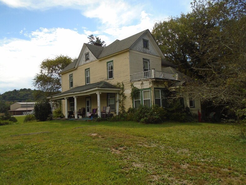 212 Dunlap Hollow, Friendsville, TN à vendre - Photo du bâtiment - Image 2 de 14
