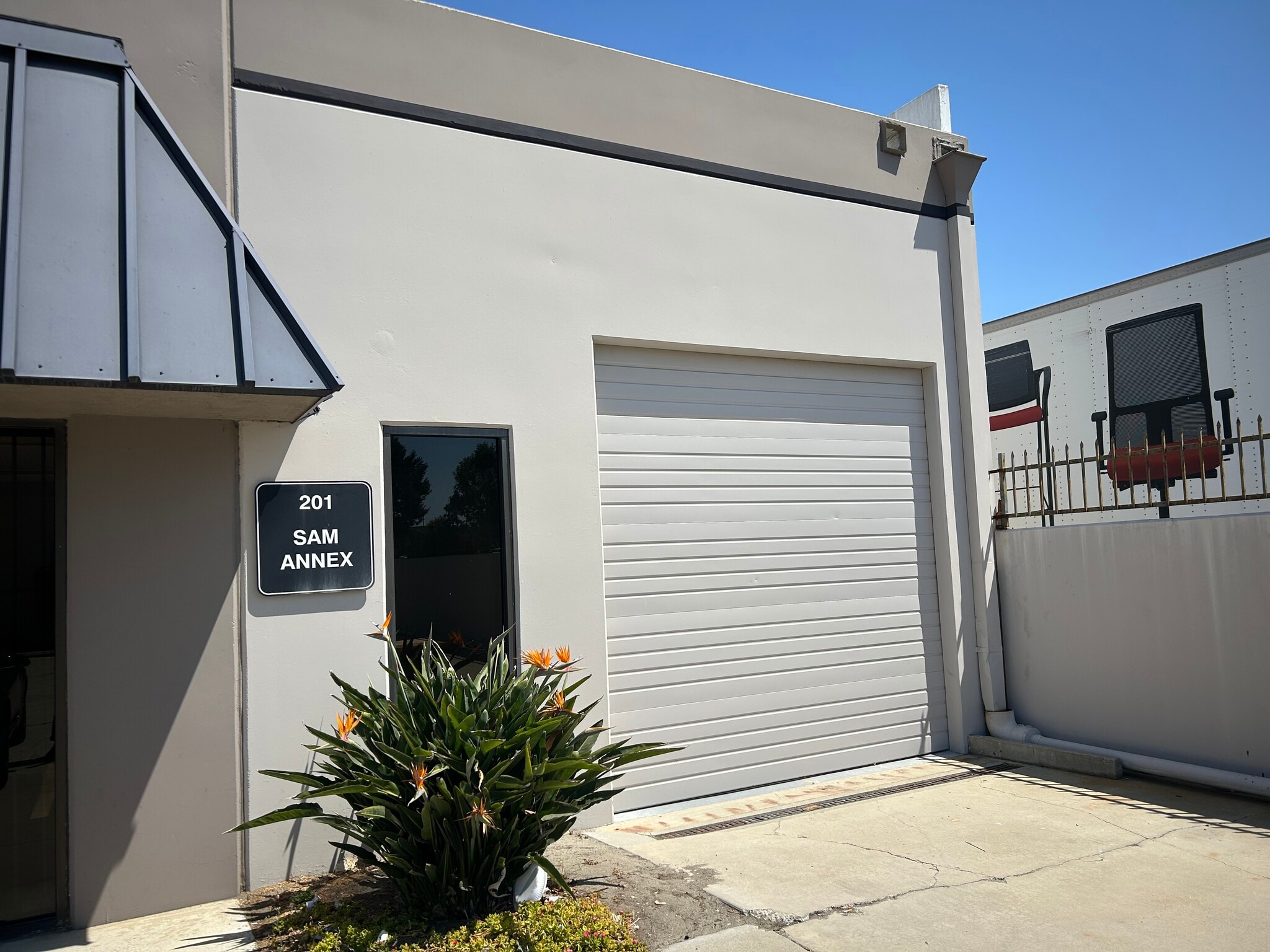 1815 W 205th St, Torrance, CA à louer Photo du bâtiment- Image 1 de 4