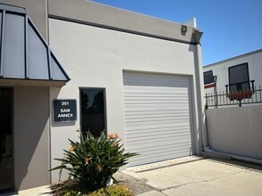 1815 W 205th St, Torrance, CA à louer Photo du bâtiment- Image 1 de 4