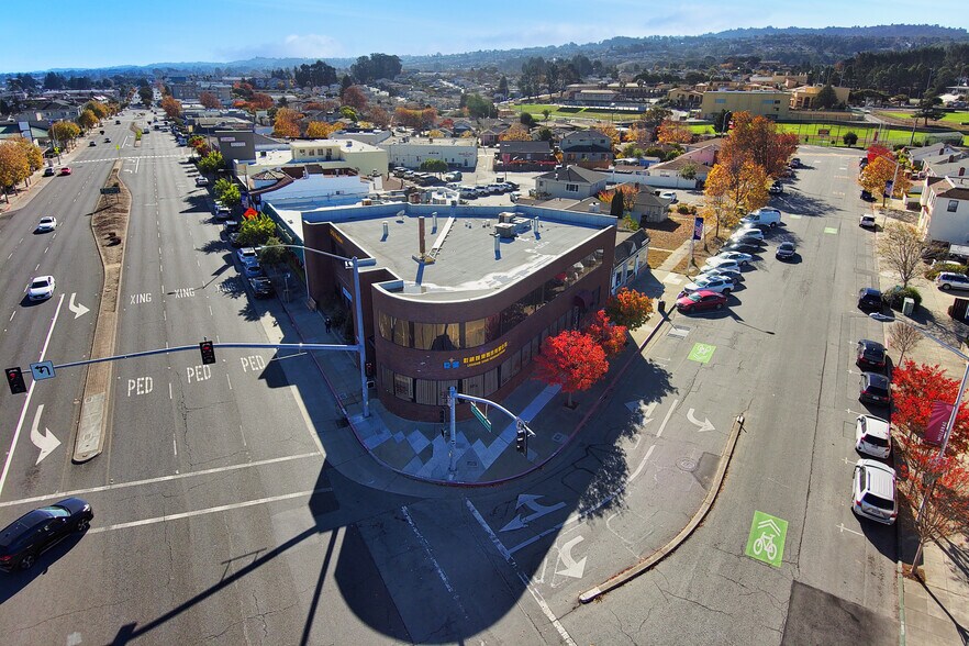 1699 El Camino Real, Millbrae, CA à louer - Photo du bâtiment - Image 2 de 20