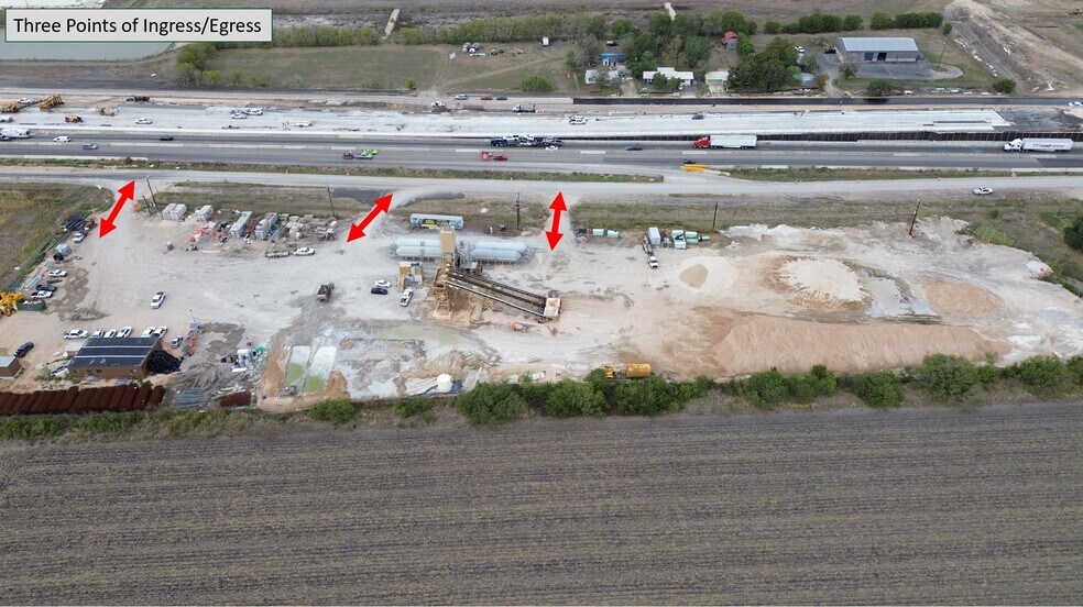 10833 E Interstate 10, Marion, TX à louer - Photo du bâtiment - Image 3 de 5