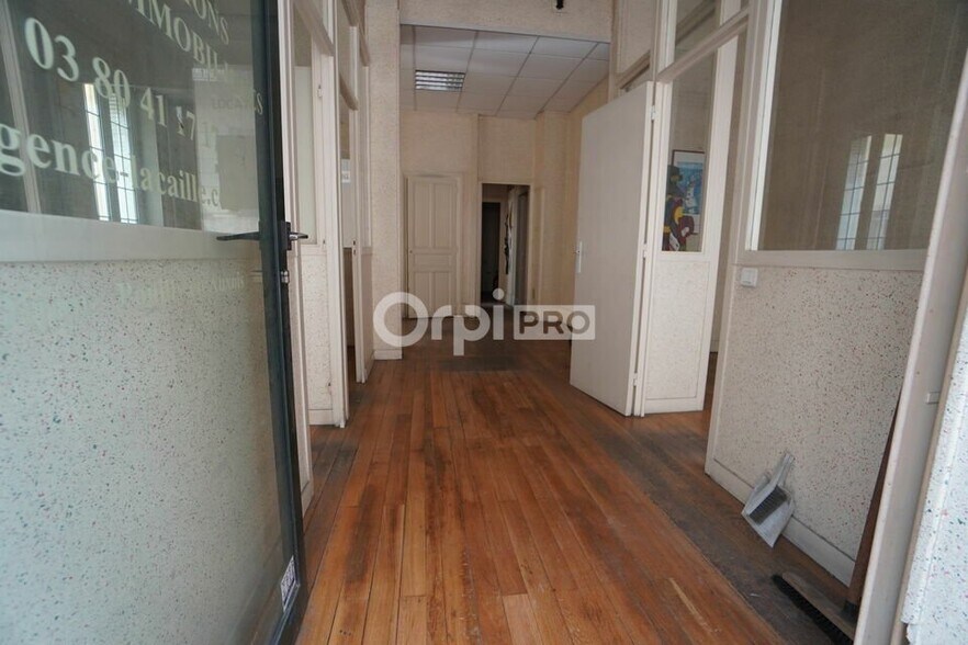 Office in Dijon for lease - Interior Photo - Image 2 of 7