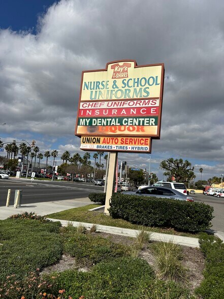 1250-1284 N Euclid St, Anaheim, CA à louer - Photo du bâtiment - Image 2 de 7