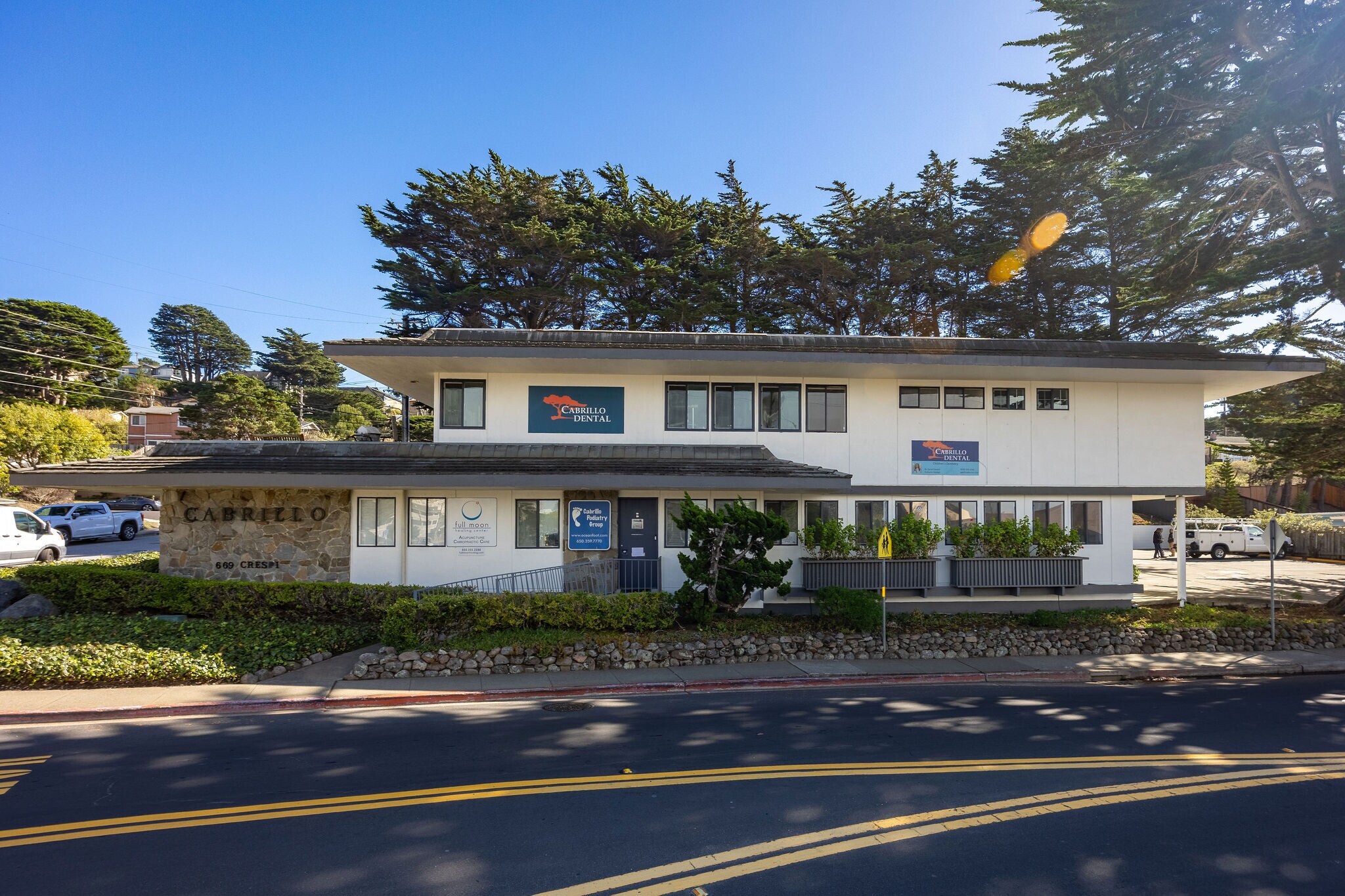 667-669 Crespi Dr, Pacifica, CA à vendre Photo du bâtiment- Image 1 de 63