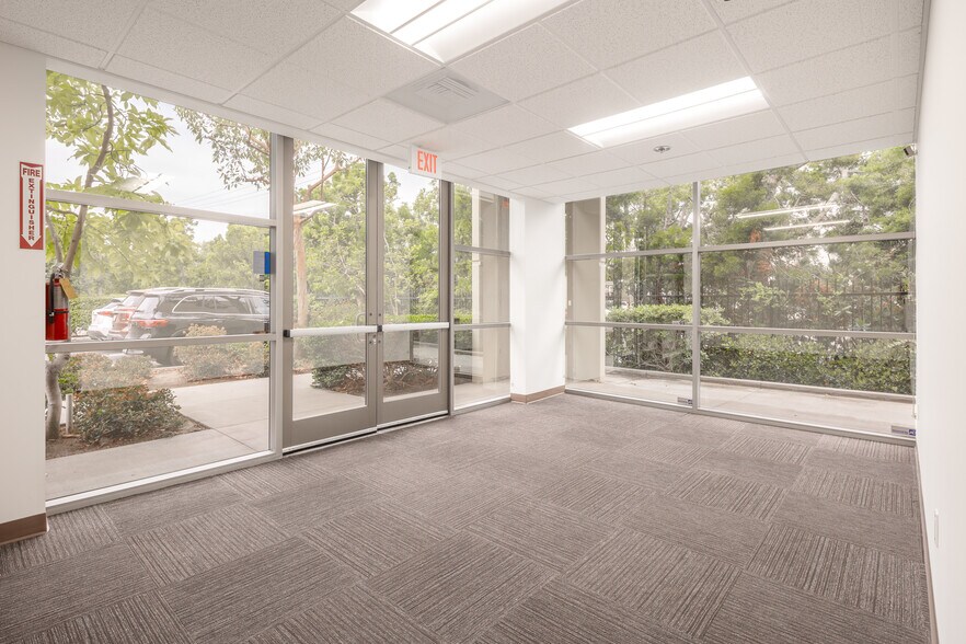 61 Post, Irvine, CA à vendre - Numérisation 3D de Matterport - Image 3 de 23