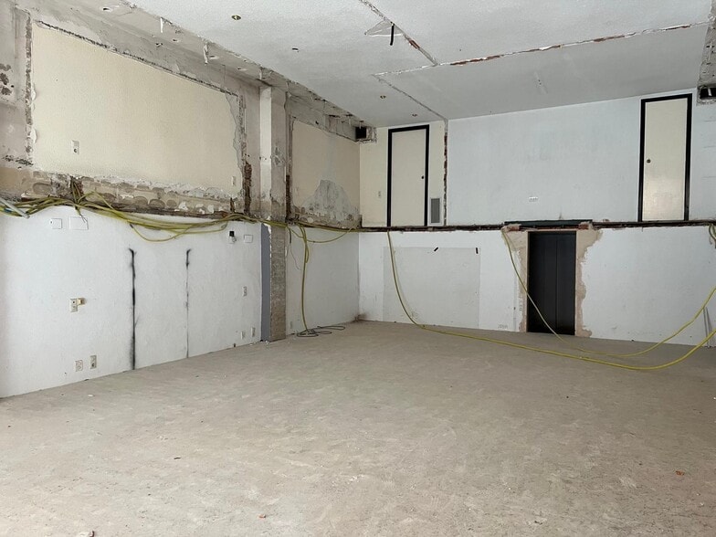 Retail in Ontinyent, Valencia for lease - Interior Photo - Image 3 of 5