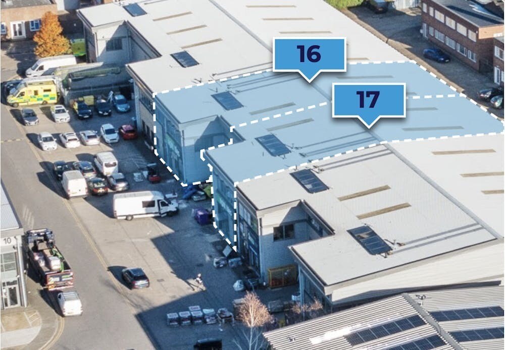 Clock Tower Rd, Isleworth à louer Photo du bâtiment- Image 1 de 2