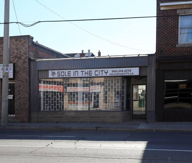 Plus de détails pour 774 Barton St E, Hamilton, ON - Commerce de détail à vendre