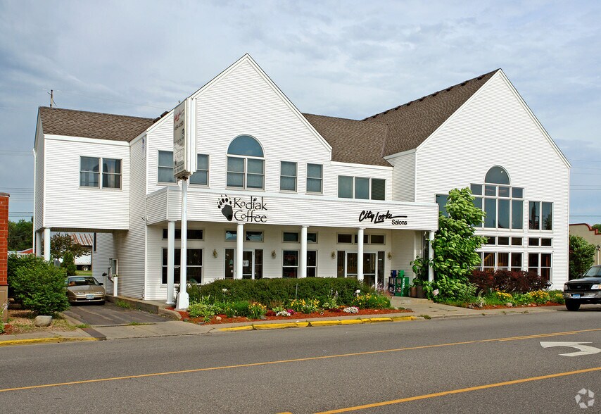 44 S Lake St, Forest Lake, MN for lease - Primary Photo - Image 1 of 37