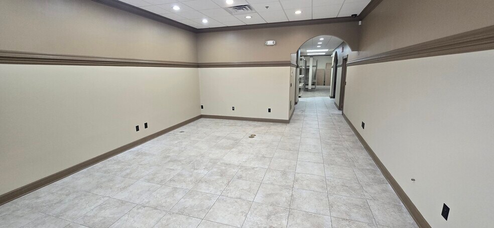 8725 Youngerman Ct, Jacksonville, FL à louer - Photo du bâtiment - Image 1 de 22