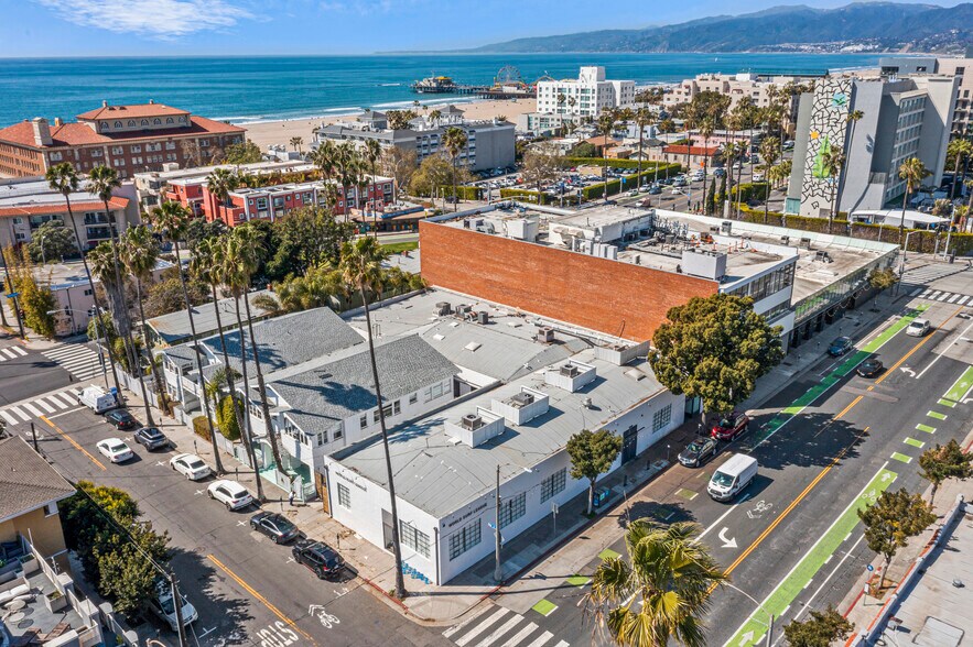 145-147 Bay St, Santa Monica, CA à vendre - Photo du bâtiment - Image 2 de 34