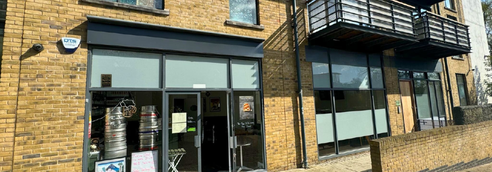 Ferry Ln, Brentford à louer Photo du bâtiment- Image 1 de 1