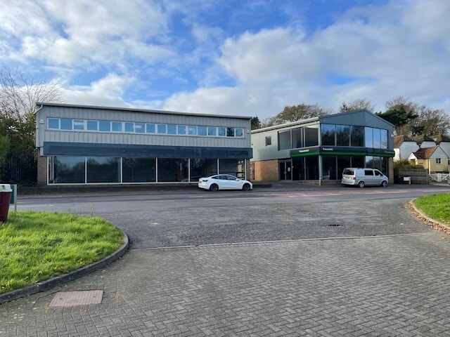 Main A267, Heathfield for lease - Building Photo - Image 2 of 4