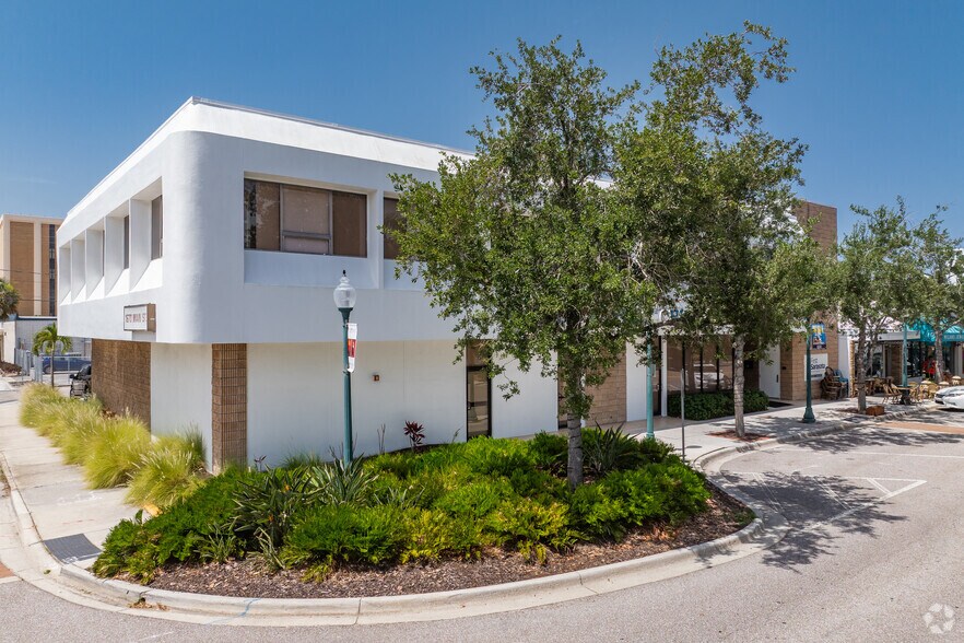 1670 Main St, Sarasota, FL à vendre - Photo du bâtiment - Image 3 de 26