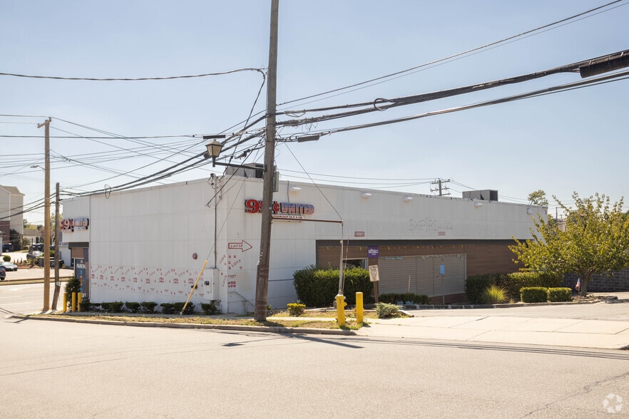 49 Old Country Rd, Westbury, NY for sale - Building Photo - Image 3 of 6