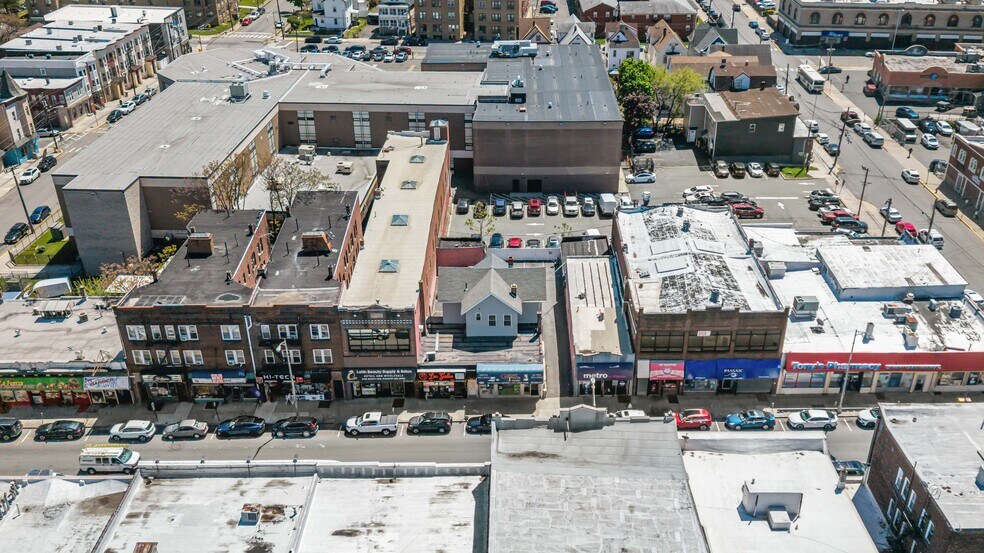 285 Monroe St, Passaic, NJ à vendre - Photo du bâtiment - Image 3 de 5
