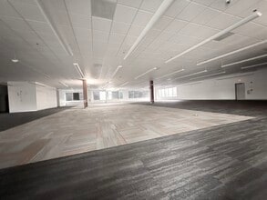 2150 Point Blvd, Elgin, IL for lease Building Photo- Image 2 of 9