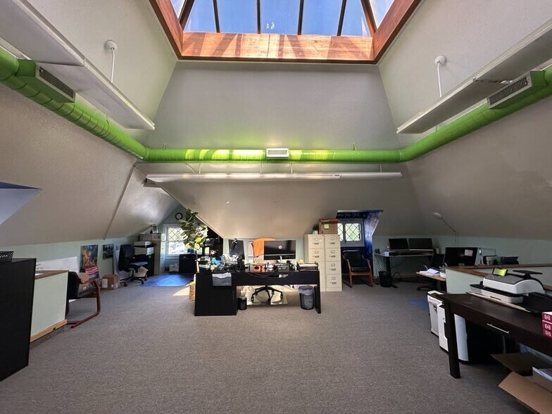 1112 Columbia St, Vancouver, WA à louer - Photo du bâtiment - Image 3 de 13