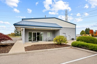 13735 SW Galbreath Dr, Sherwood, OR for lease Interior Photo- Image 2 of 27