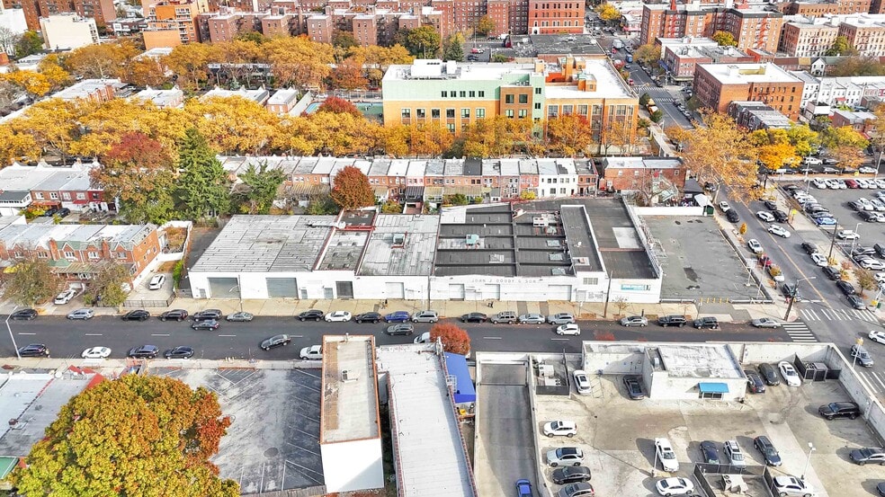 2461 E 17th St, Brooklyn, NY for lease - Building Photo - Image 3 of 3