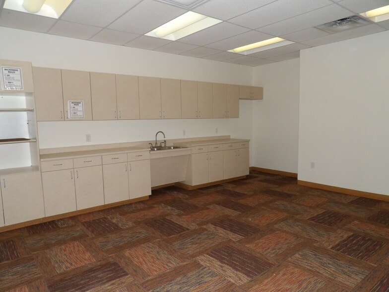 11500 Pellicano Dr, El Paso, TX for sale - Building Photo - Image 3 of 4