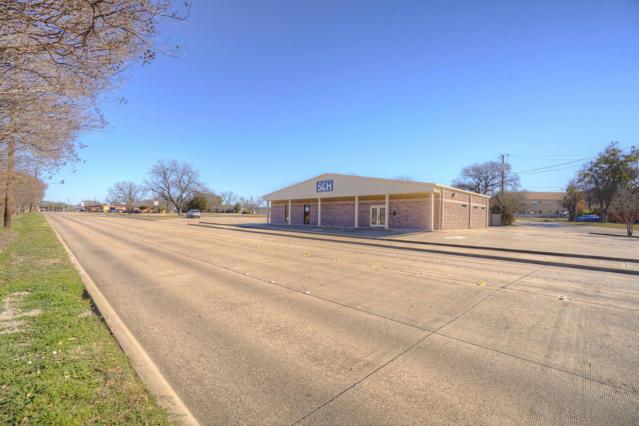 300 Santa Fe Trl, Duncanville, TX for sale Primary Photo- Image 1 of 53