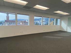 6565 W Sunset Blvd, Hollywood, CA à louer Photo intérieure- Image 1 de 1