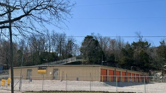 130 Illinois St, Hot Springs National Park, AR à vendre - Photo du bâtiment - Image 3 de 22