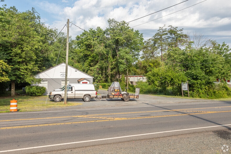 8910 Bradley Manor Pl, Manassas, TN for sale - Building Photo - Image 2 of 4