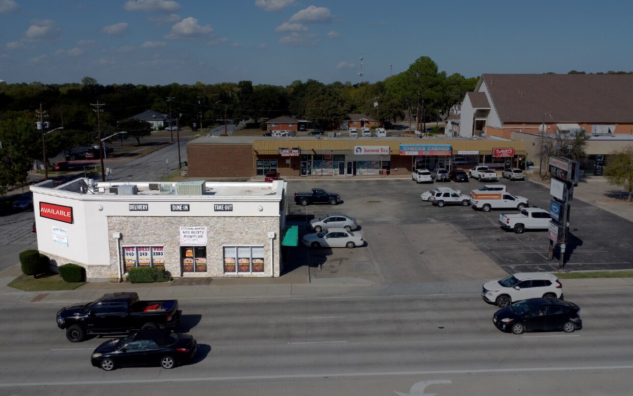 220 W University Dr, Denton, TX for lease Building Photo- Image 1 of 2
