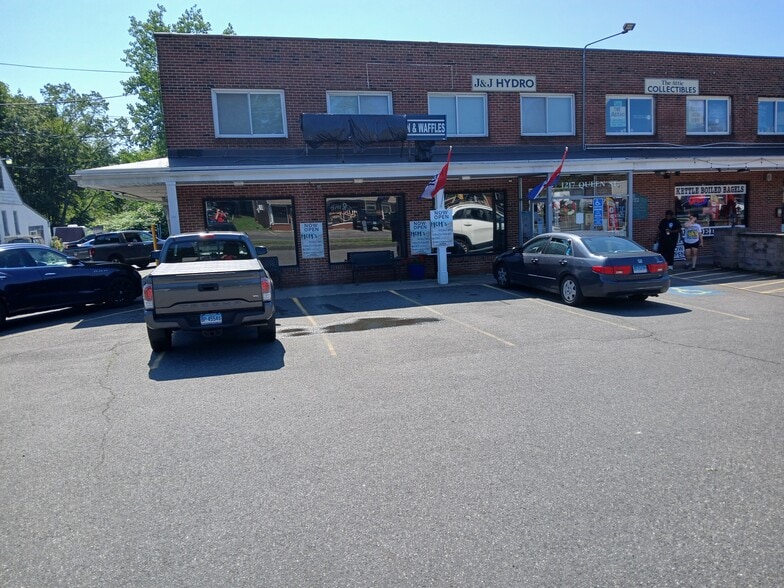1217 Queen St, Southington, CT for sale - Building Photo - Image 3 of 13