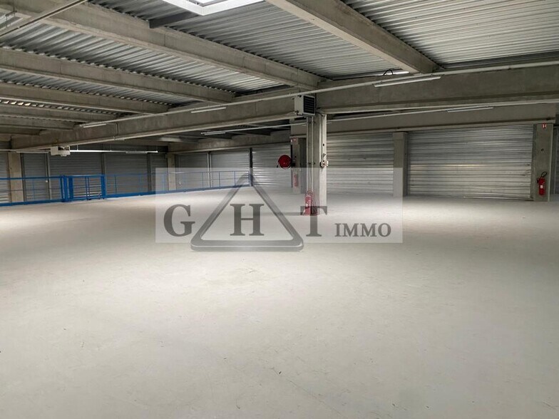Industrial in Créteil for lease - Building Photo - Image 2 of 6