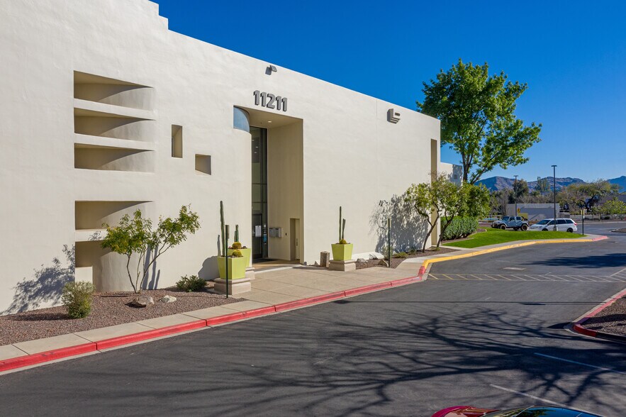 11209 N Tatum Blvd, Phoenix, AZ à louer - Photo du bâtiment - Image 3 de 10