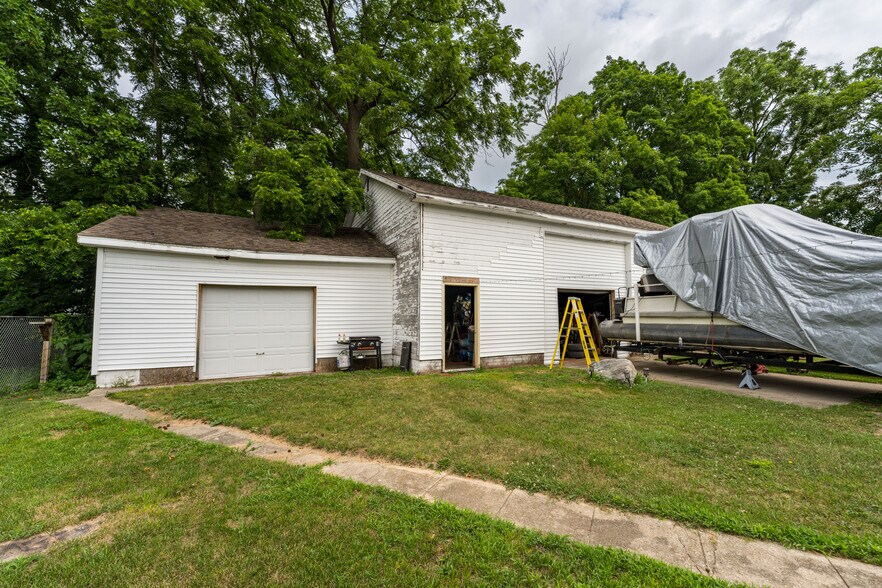 206 W Delaware St, Decatur, MI à vendre - Photo du bâtiment - Image 3 de 6