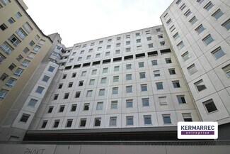 Plus de détails pour Multi-résidentiel à vendre