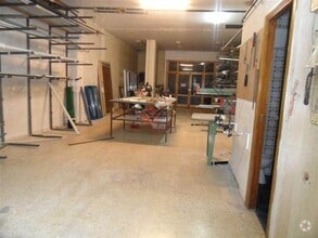 Retail in Cuenca, Cuenca for lease Interior Photo- Image 2 of 4