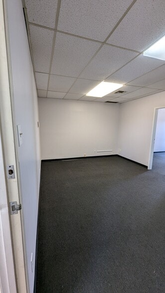 8301 Florence Ave, Downey, CA for lease - Building Photo - Image 3 of 14