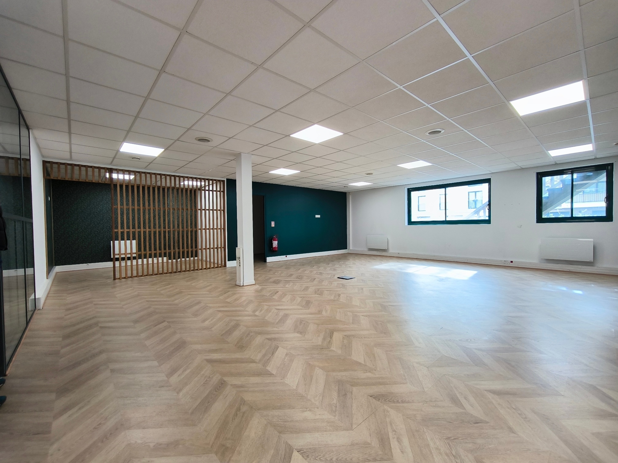 2 Rue De La Cimenterie, Beaumont-sur-Oise for lease Interior Photo- Image 1 of 7