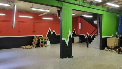 1 Route D'Ozoir, Roissy-en-Brie for lease Interior Photo- Image 2 of 12