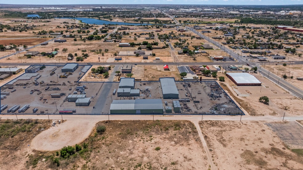1002 Teak ave, Lubbock, TX for sale - Building Photo - Image 2 of 12