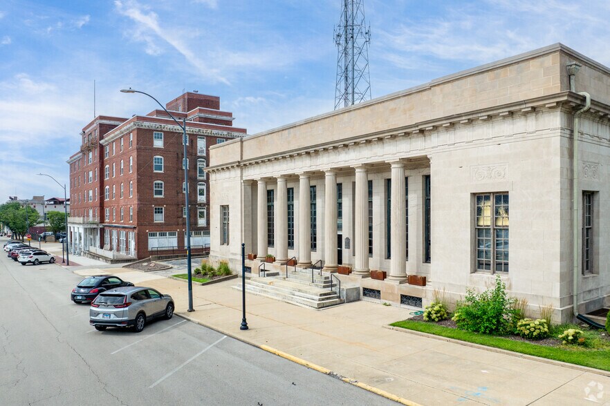 241 Marquette St, La Salle, IL à vendre - Photo du bâtiment - Image 1 de 7