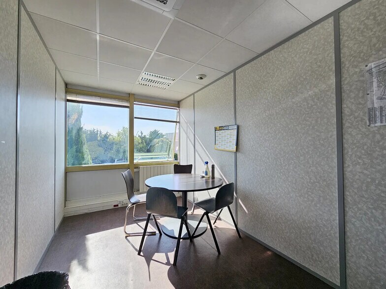 Bureau dans Champigny-sur-Marne à louer - Photo intérieure - Image 3 de 13