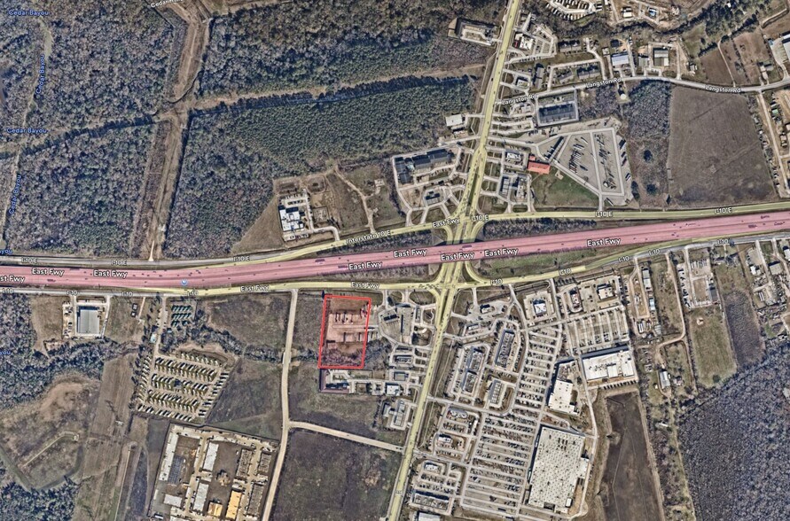 10330 East Fwy, Baytown, TX à vendre - Aérien - Image 3 de 5