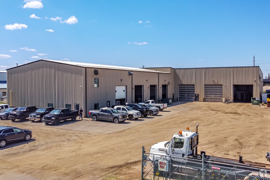 1404 10th St, Nisku, AB à louer - Photo du bâtiment - Image 2 de 10