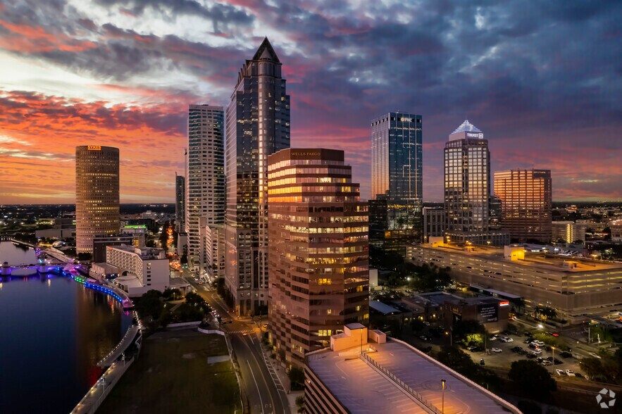 401 E Jackson St, Tampa, FL for lease - Aerial - Image 2 of 10
