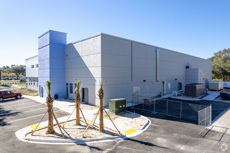 1731 Wells Rd, Orange Park, FL à louer - Photo du bâtiment - Image 3 de 7