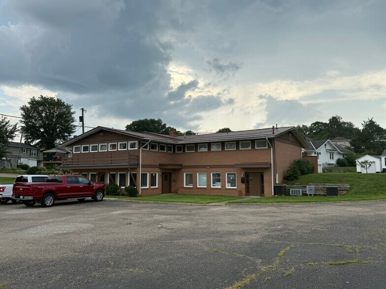 1117 Clark St, Cambridge, OH à vendre - Photo du bâtiment - Image 3 de 20