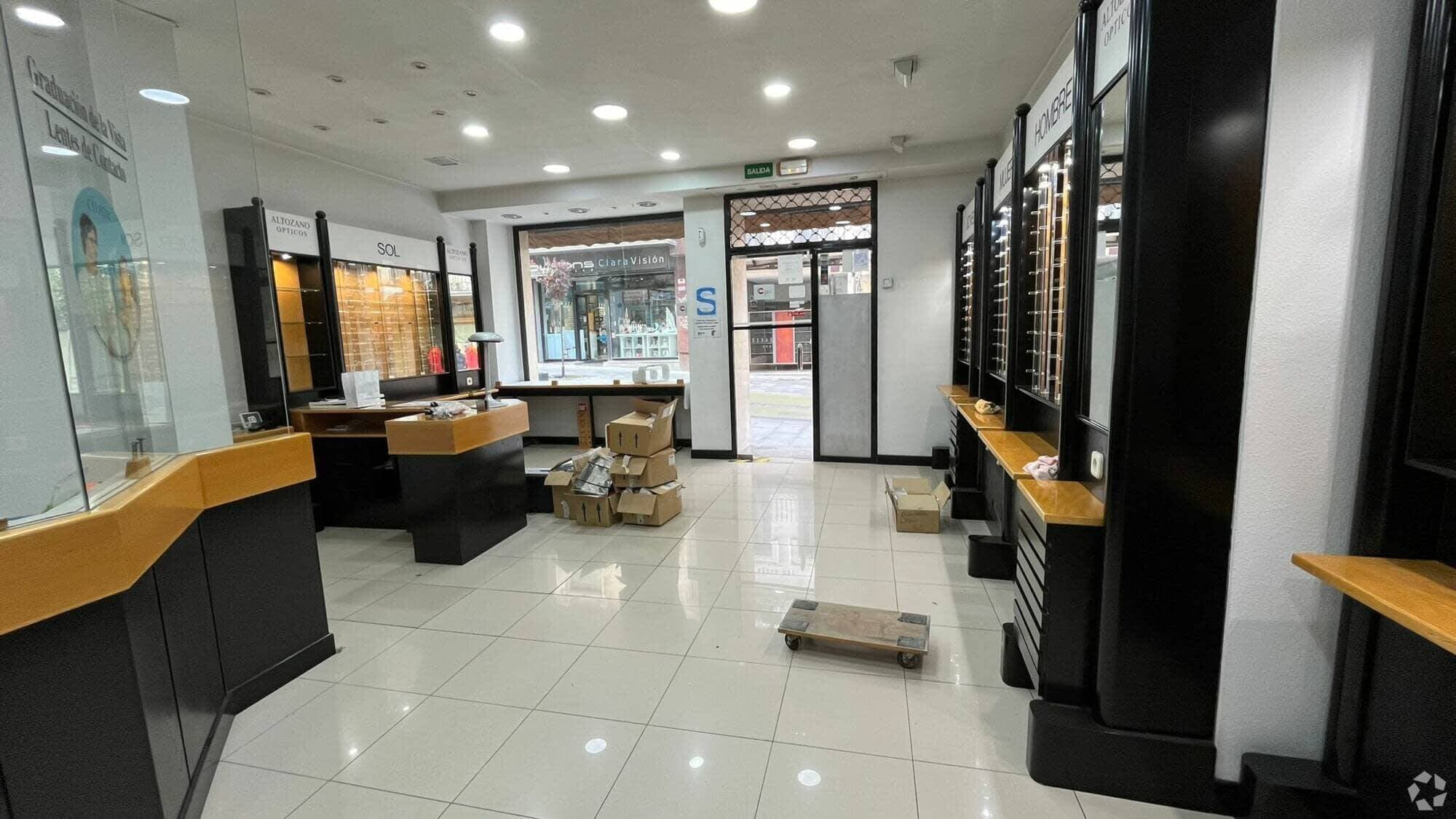 Retail in Guadalajara, Guadalajara for lease Interior Photo- Image 1 of 7