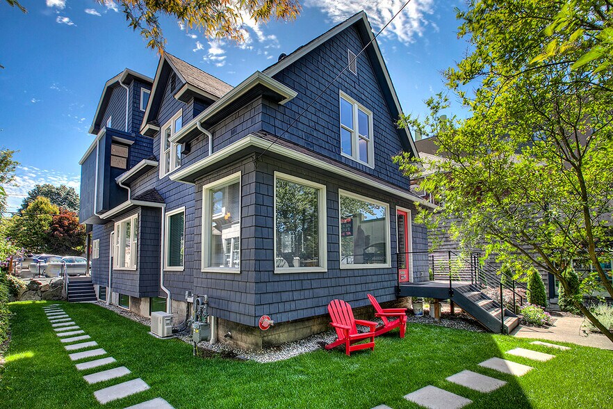 2214 Queen Anne Ave, Seattle, WA à vendre - Photo du bâtiment - Image 2 de 14