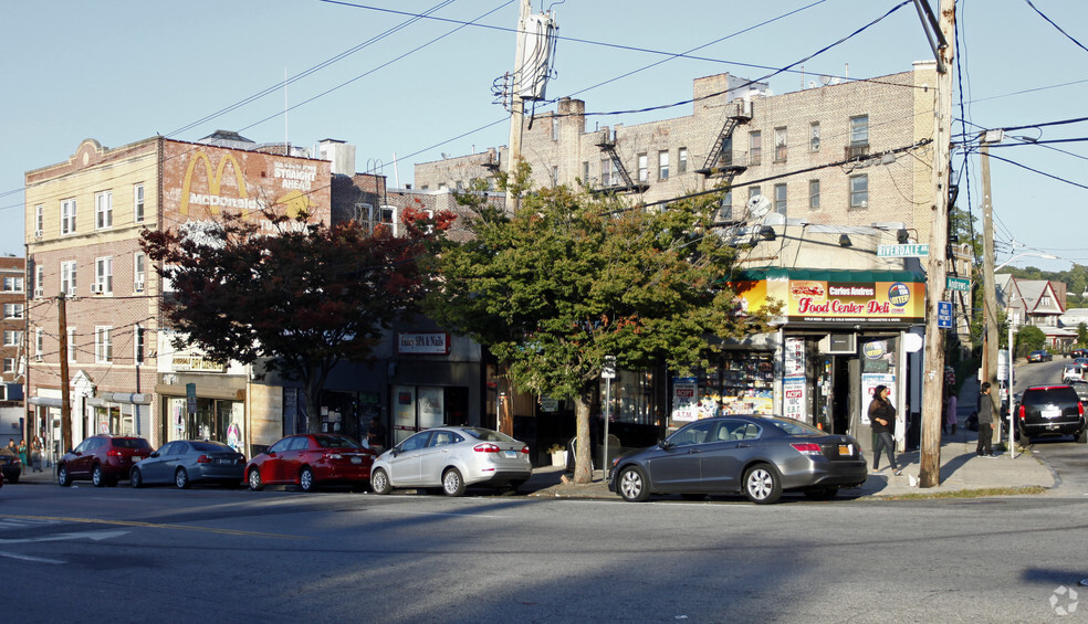 434-442 Riverdale Ave, Yonkers, NY à vendre - Photo principale - Image 1 de 1